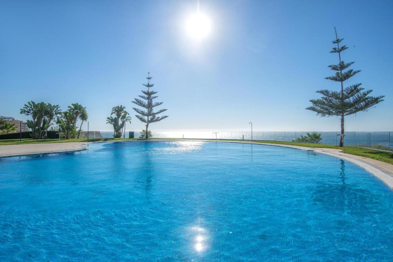 Beach And Pool Holidays At The Grand Coloso ベナルマデナ エクステリア 写真