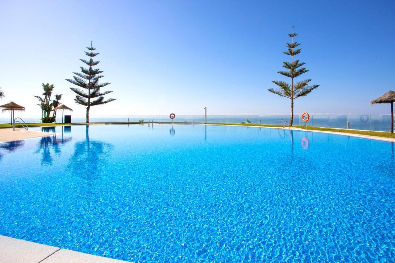 Beach And Pool Holidays At The Grand Coloso ベナルマデナ エクステリア 写真