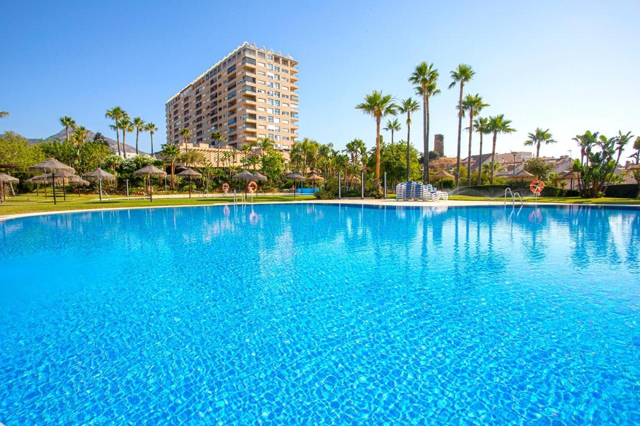 Beach And Pool Holidays At The Grand Coloso ベナルマデナ エクステリア 写真